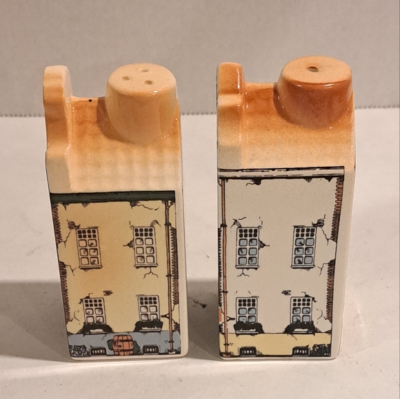 Vintage porcelain salt and pepper shakers  kitchen décor gift idea - Picture 6 of 10